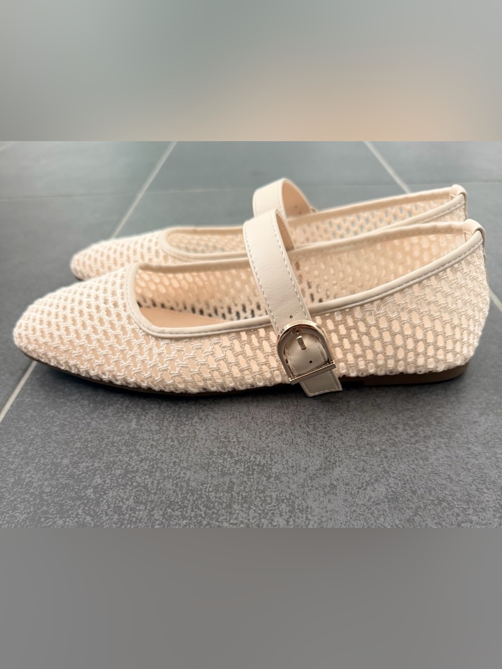 Madden Girl Prentiss
Cream Mesh Mary Jane Ballet
Flats Size 9M NWOT - Picture 6 of 7